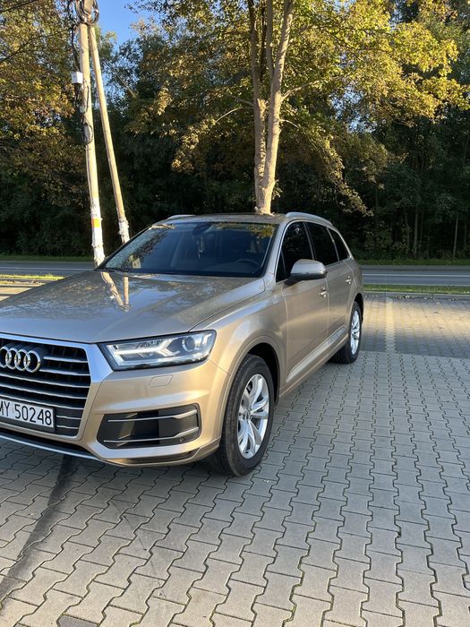 Audi Q7 2019 7-osobowe