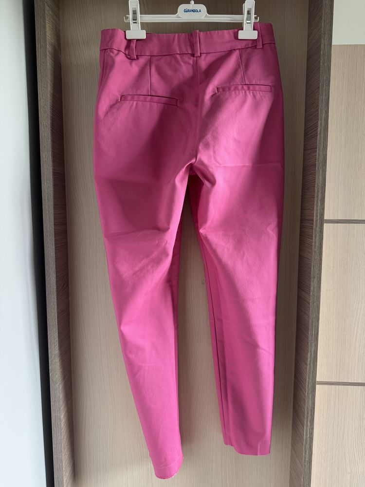 Eleganckie różowe spodnie H&M rozmiar m do garnituru