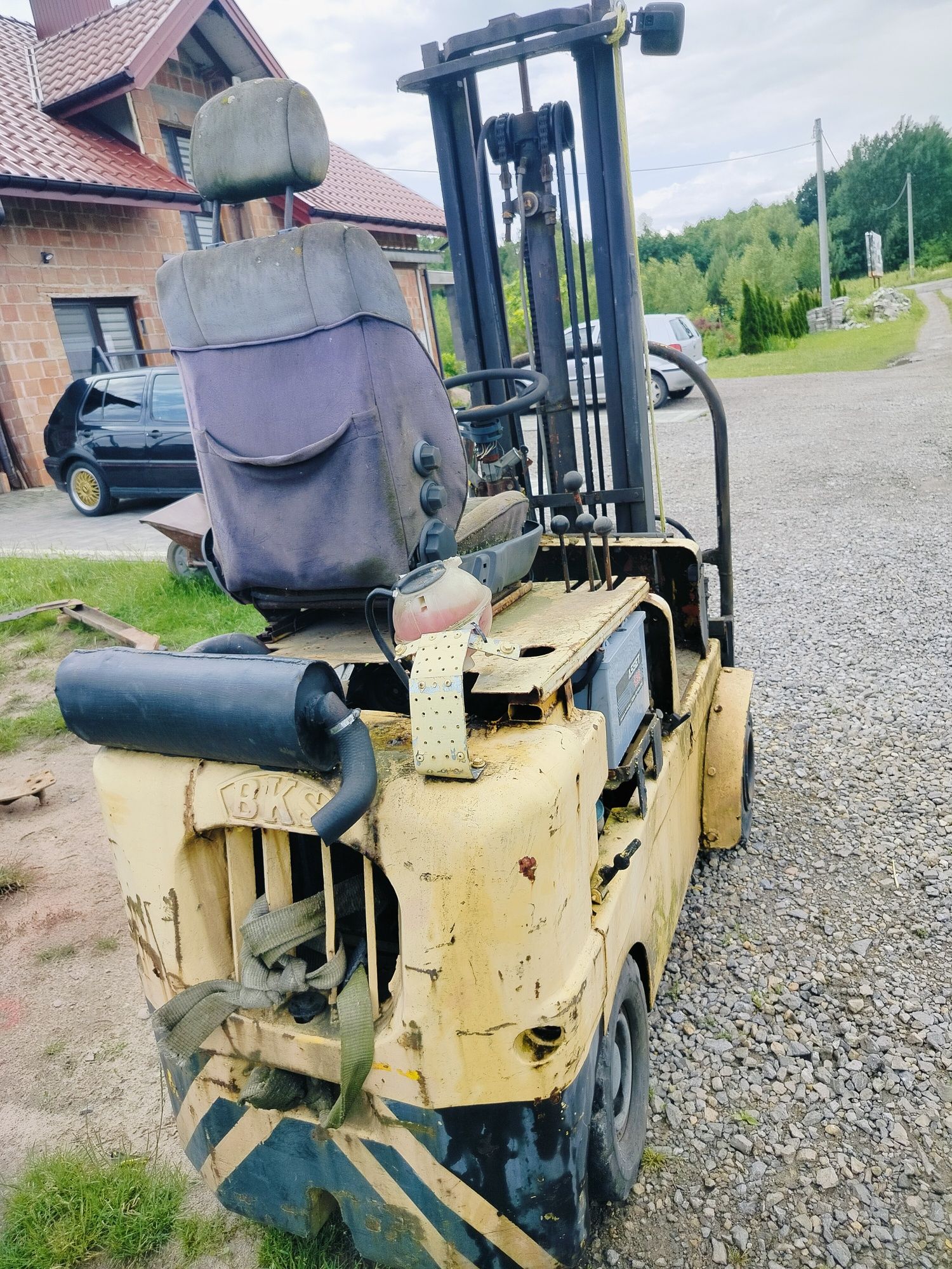 Wózek widłowy 1.5t przesów boczny diesel Linde hyster rak