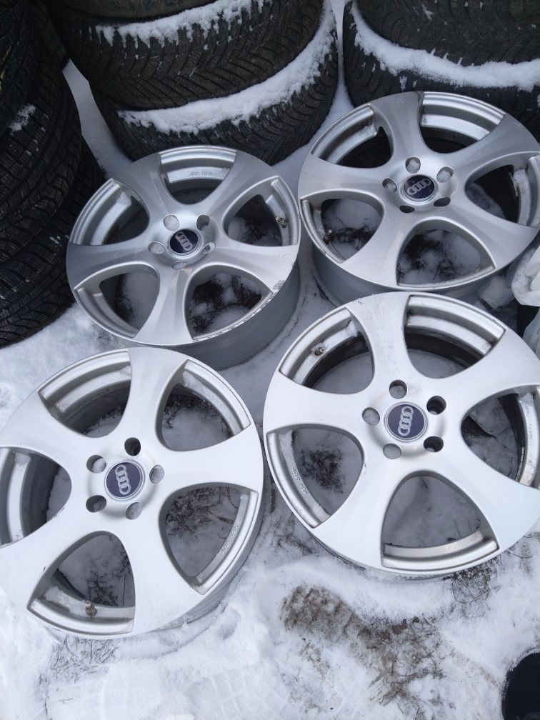 4 Alufelgi Audi VW r17 5x112 Et35