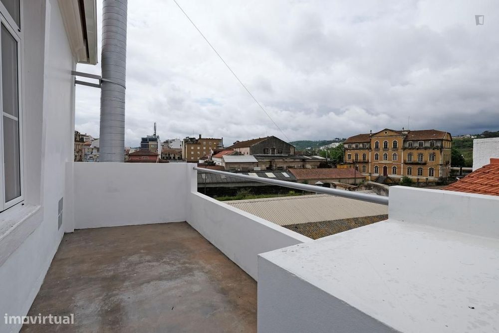 Quarto - localizado em Baixa Coimbra