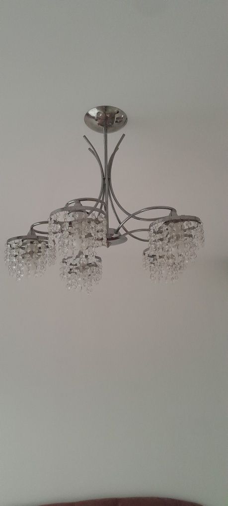 Lampa z kryształkami