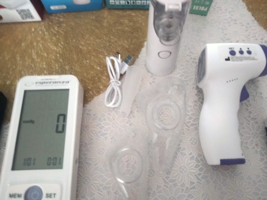 Zestaw medyczny ciśnieniomierz, termometr bezdotykowy nebulizator puls