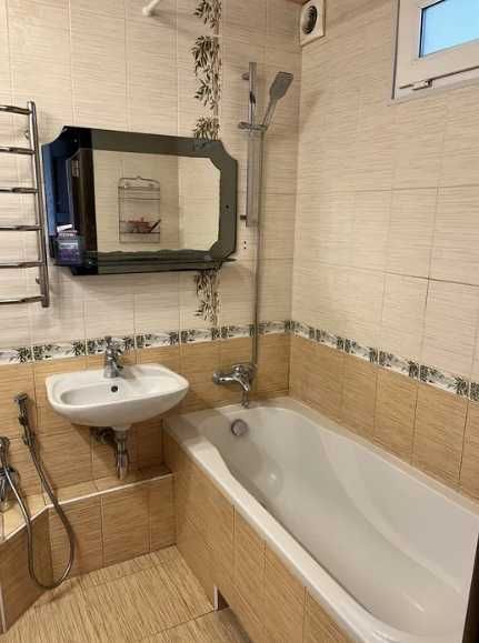 Продам 2-кім.Кв. 46м². Якісний Евроремонт+Меблі. 3ет. Ринок,АТБ