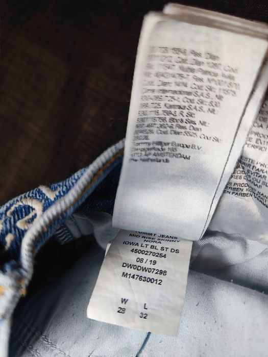 Зауженные женские синие джинсы tommy jeans (28х32р.М)
