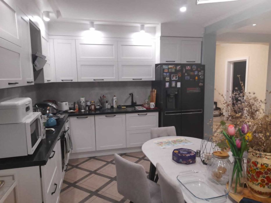 Пропоную будинок с Белогородка ,Котеджне містечко Зелений Бульвар