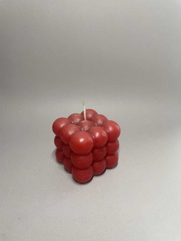 Vela caseira em formato de cubo