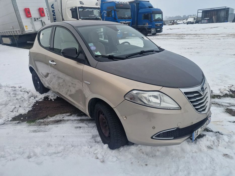 Lancia Ypsilon 0.9 85km AUTOMAT