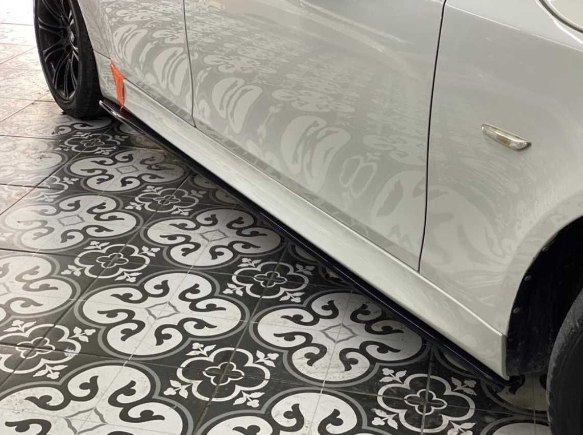 DOKŁADKI listwy PROGÓW MP STYLE do BMW E60 E61 M PAKIET czarny progi