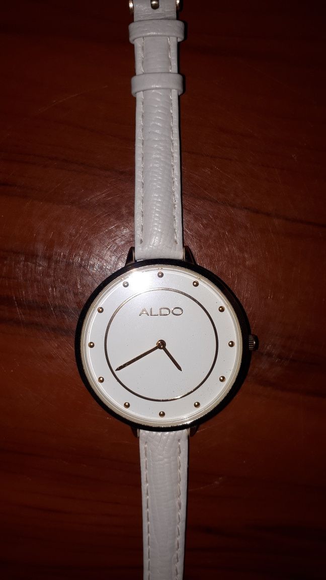 Часы кварцевые ALDO