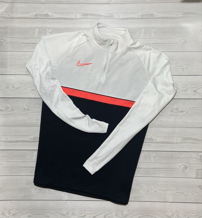Спортивная кофта / олимпийка Nike