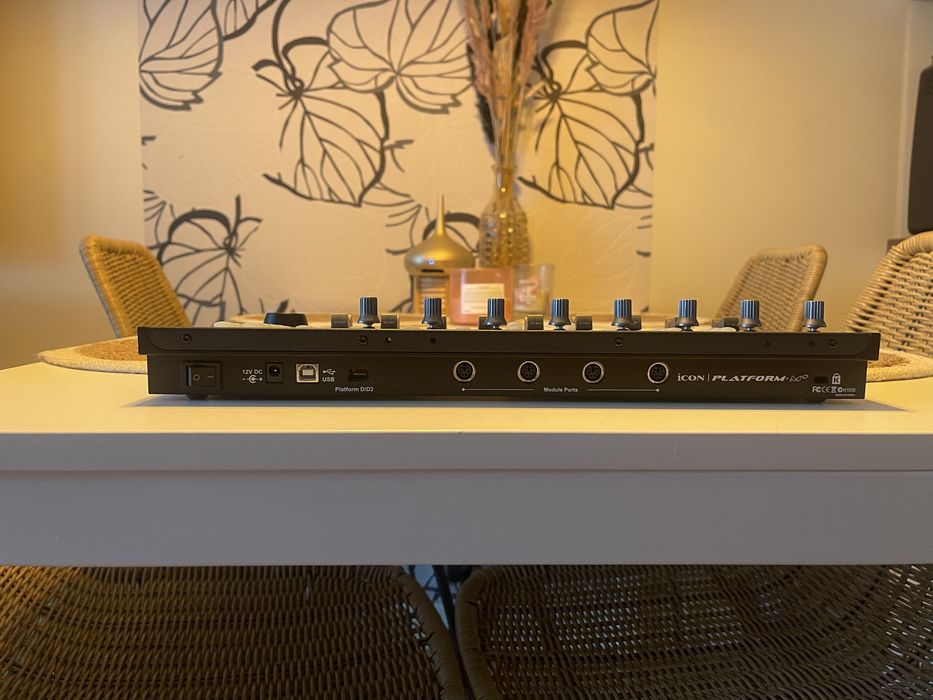 Sterownik midi icon platform m+