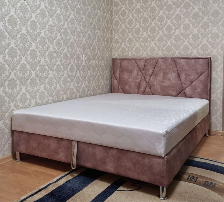 Продам двохспальне ліжко з підйомним механізмом і матрацом