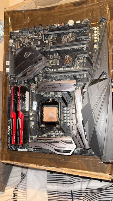 Intel I7 8700k + płyta główna ROG MAXIMUS X HERO + 16gb Ram