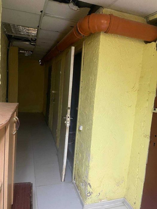 Продається приміщення 12 кв.м. по Лісогринівецькій, 18, Озерна! 8000 $