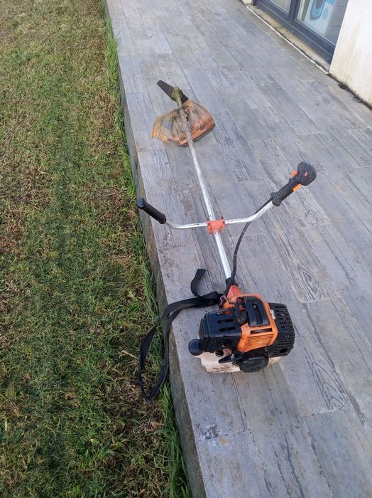 Roçadora kraftech 52cc ( vai abaixo passados alguns segundos)