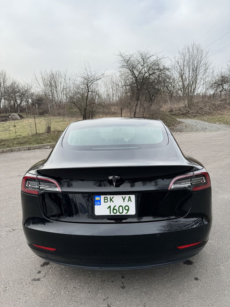 Продаю Tesla model 3 dual motor long range 75kw 2018 рік 70тис км