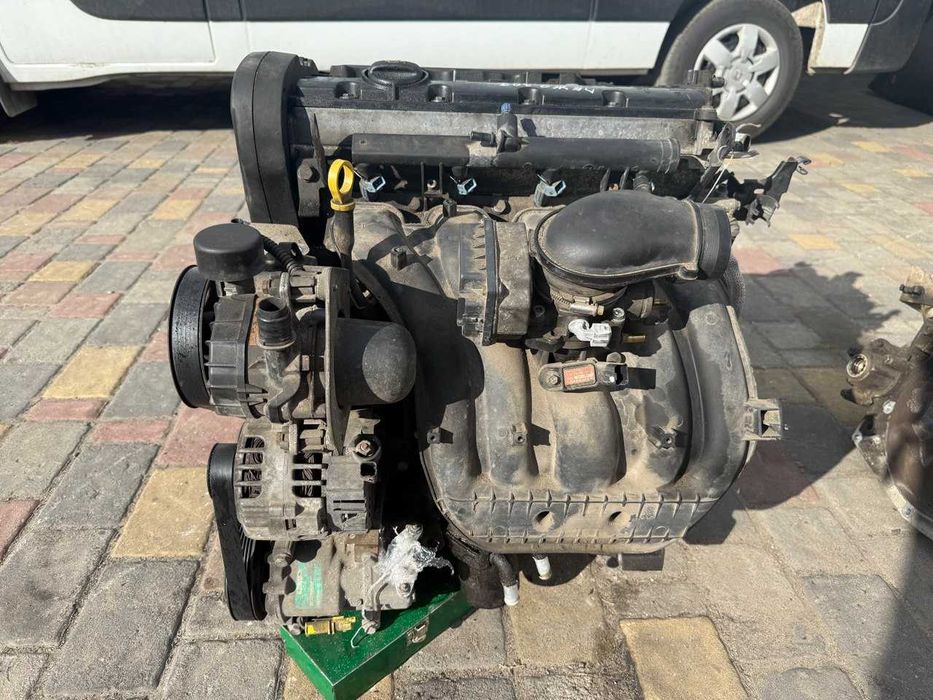 Двигатель  Peugeot 307  2.0i 16v (RFN) 01-05 Мотор В наличии