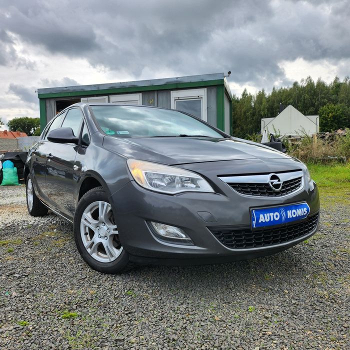 Opel Astra 2011r 1.4 Zwykła Benzyna Zarejestrowany Piękny Stan