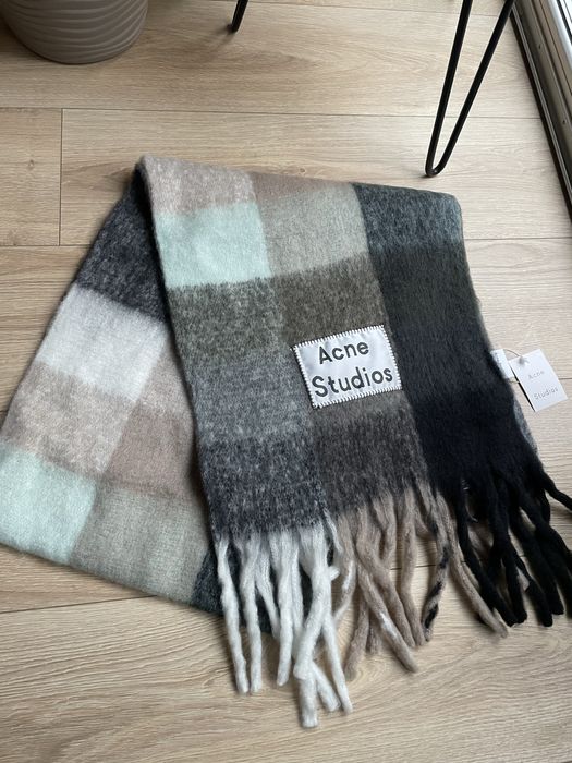 Nowy komplet Acne Studios czapka i szal okazja!!
