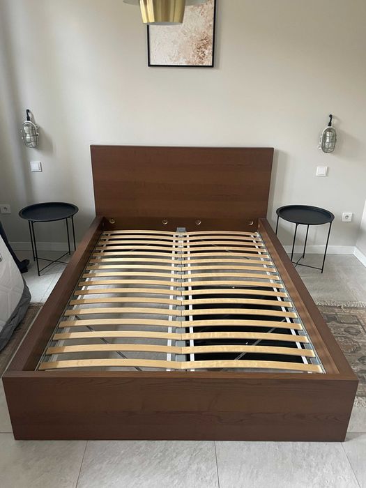 Łóżko 140x200  ciemy brąz