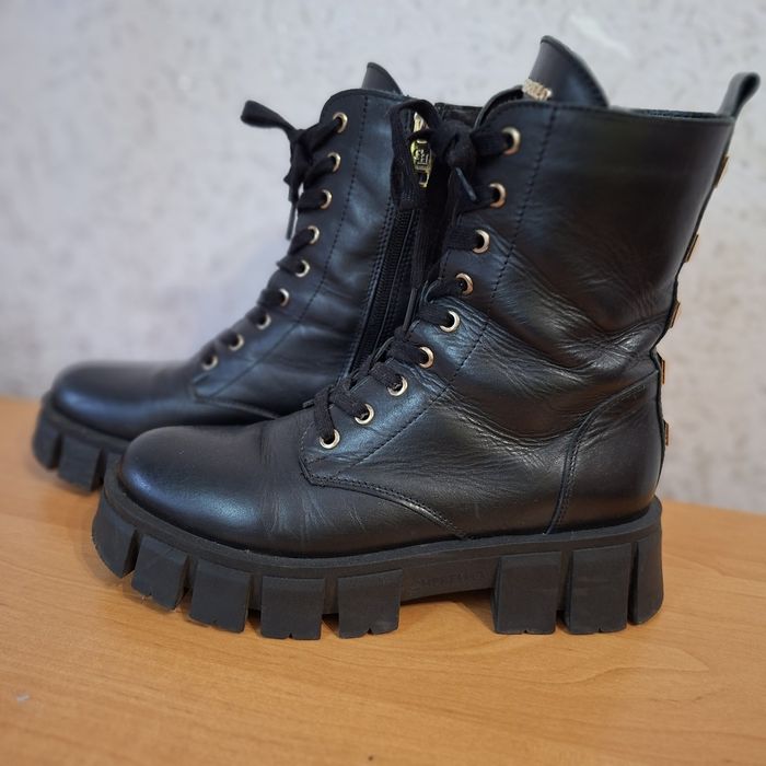 Зимові фірмові шкіряні ботінки жіночі 39 розмір