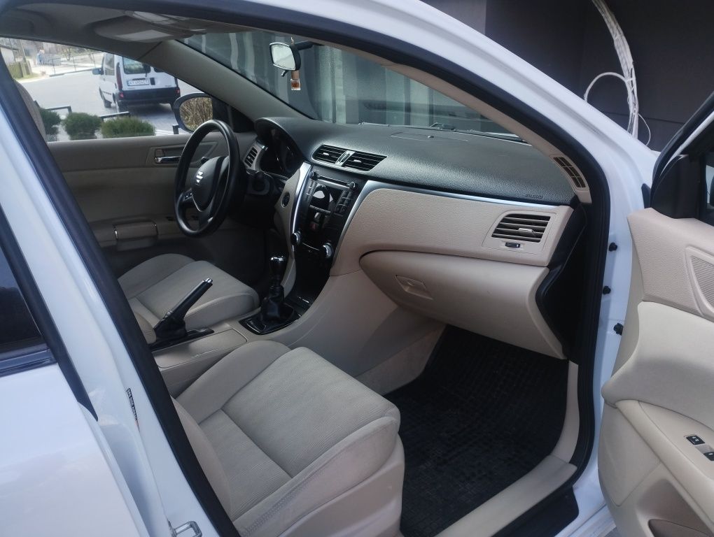 Продам свій Suzuki Kizashi  в гарному стані