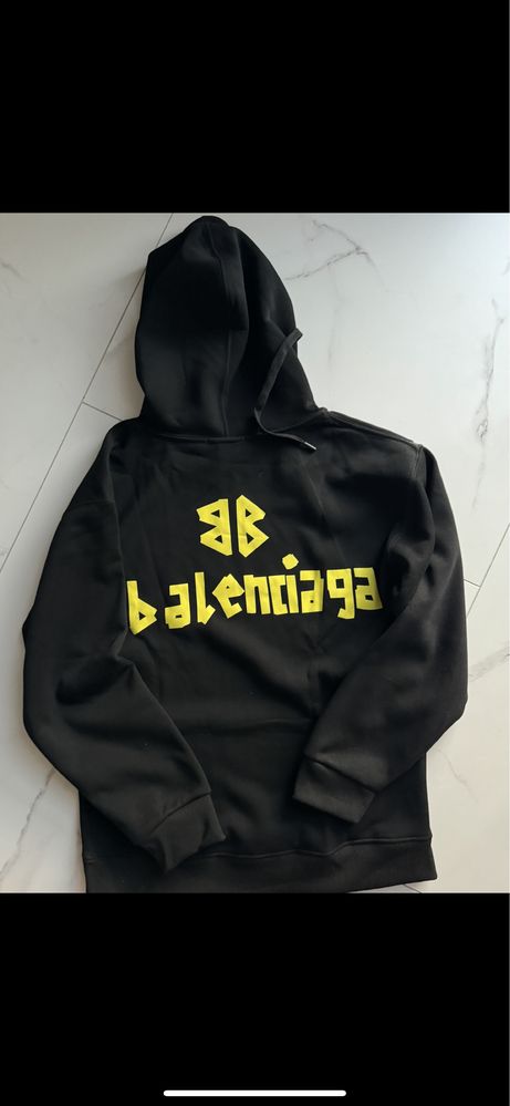 Новая худи ! Размер с/м . Balenciaga