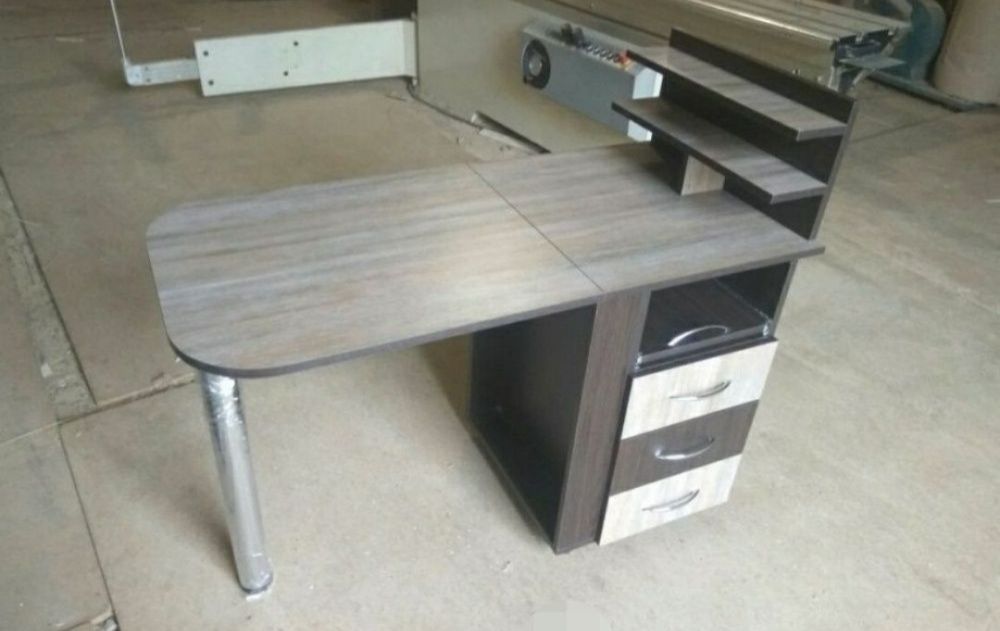 Стол маникюрный стол для маникюра.