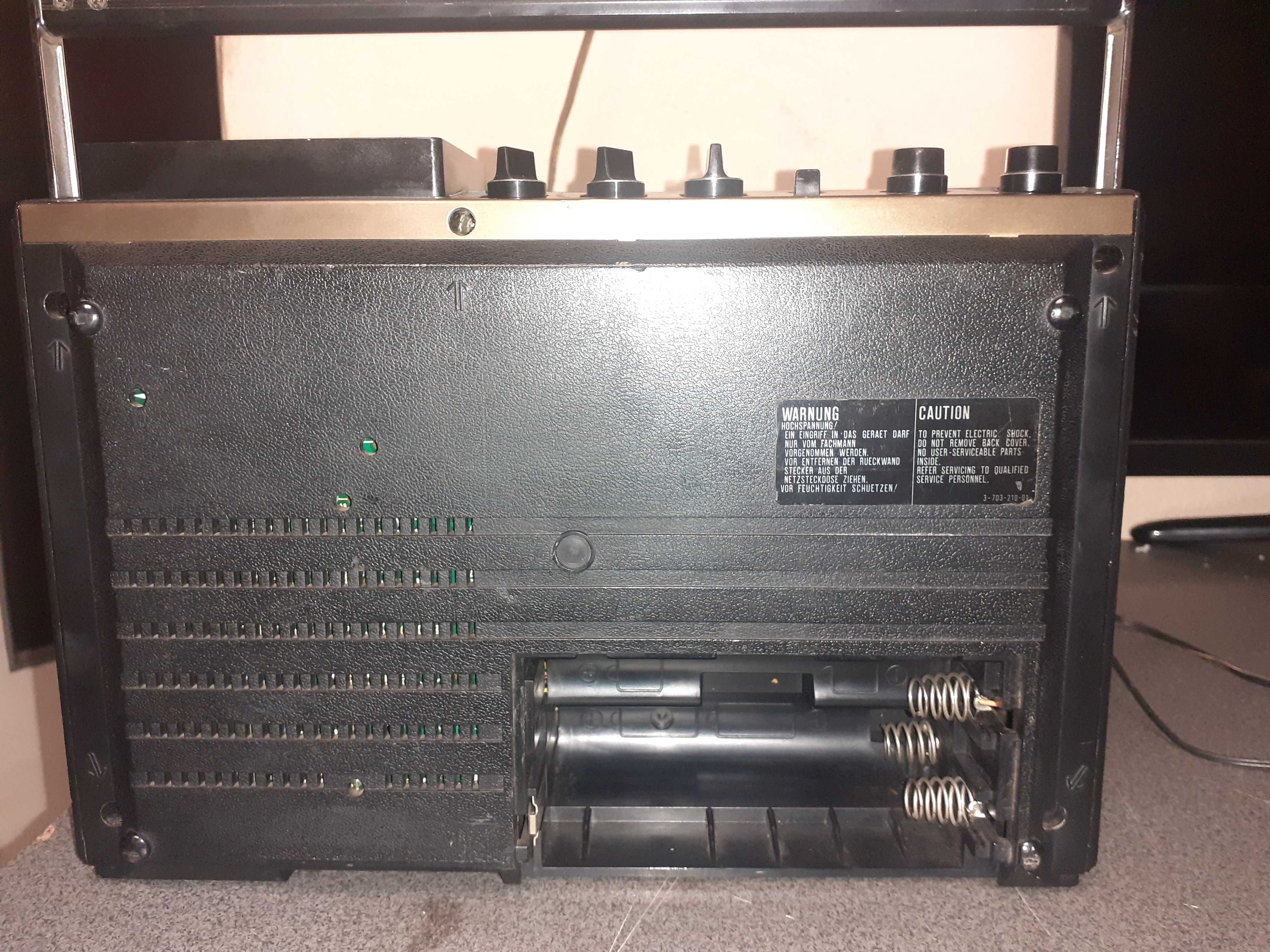 Radiomagnetofon z TV Sony FX-412