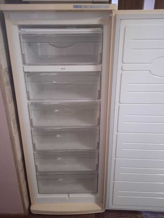 Продам морозильну камеру Atlant