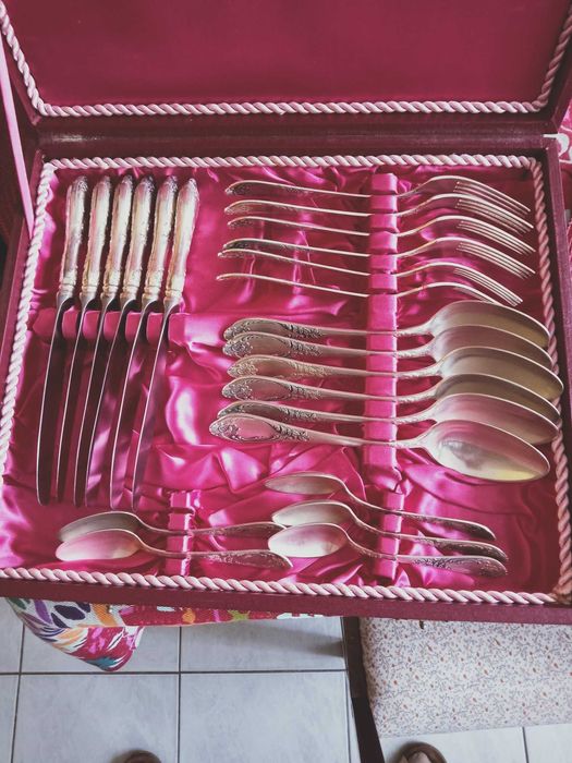 komplet sztućców plater