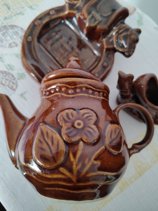 Komplet, dzbanuszek, świecznik, popielniczka i figurka PRL