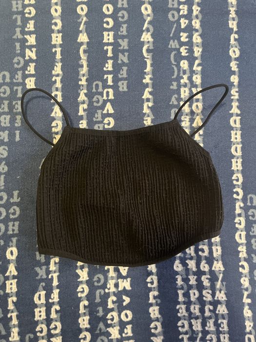 топ белье черного цвета