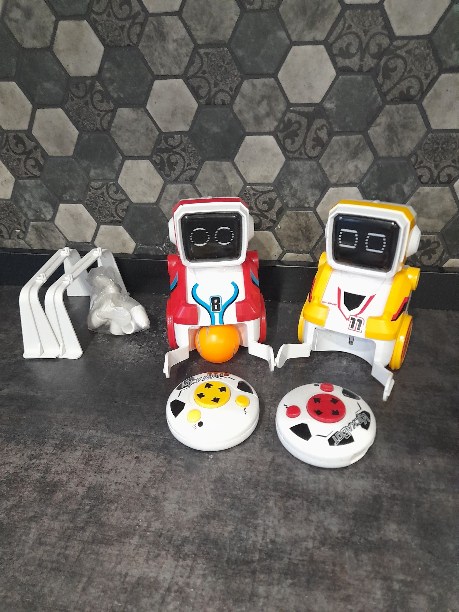 Kickkbot gra robot