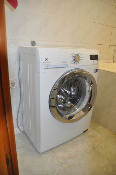 Продаж 2-кімнатної квартири вул. С. Олійника