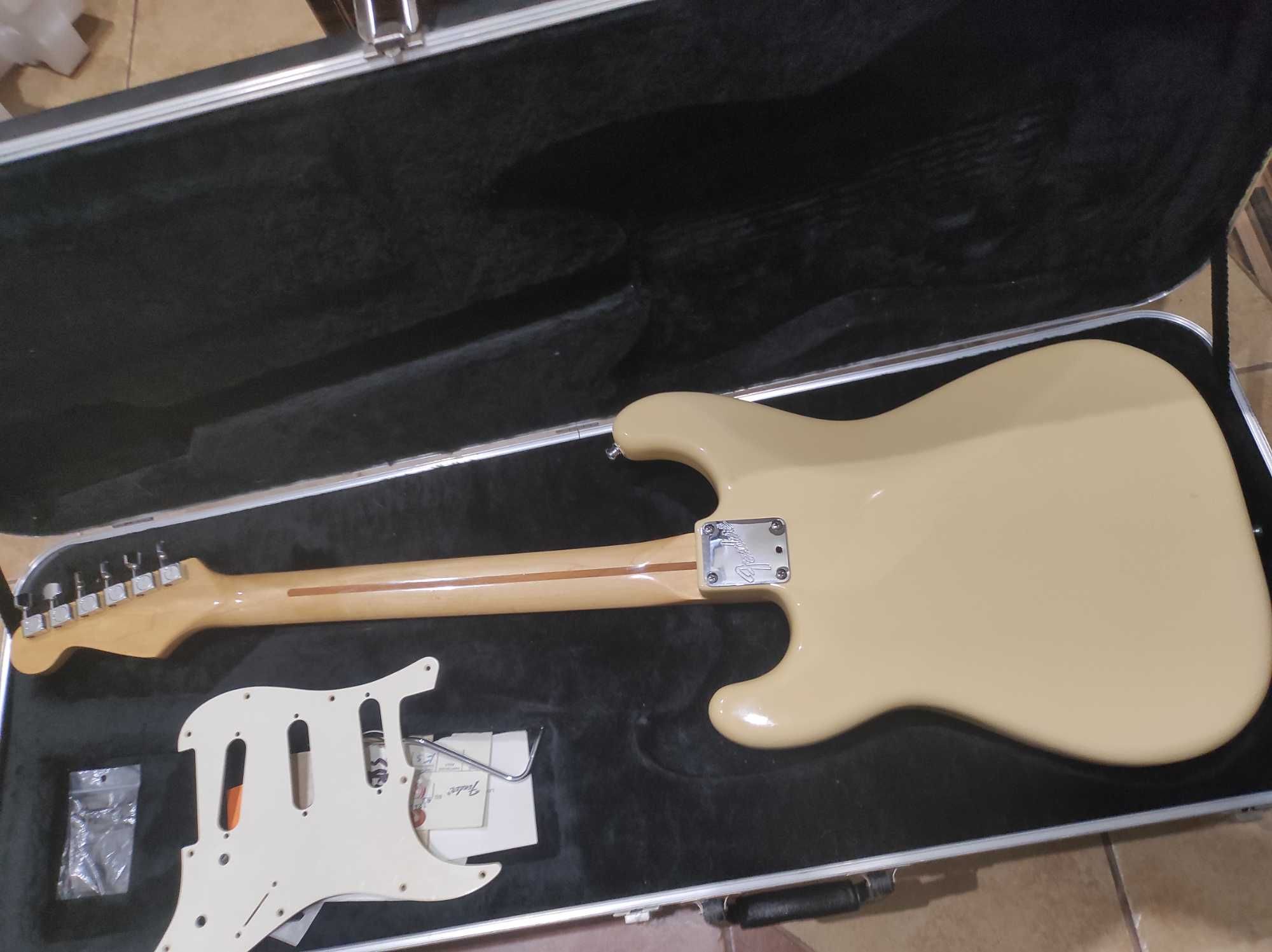 Fender Stratocaster 84',two knobs