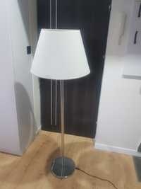 Lampa stojąca do salonu.