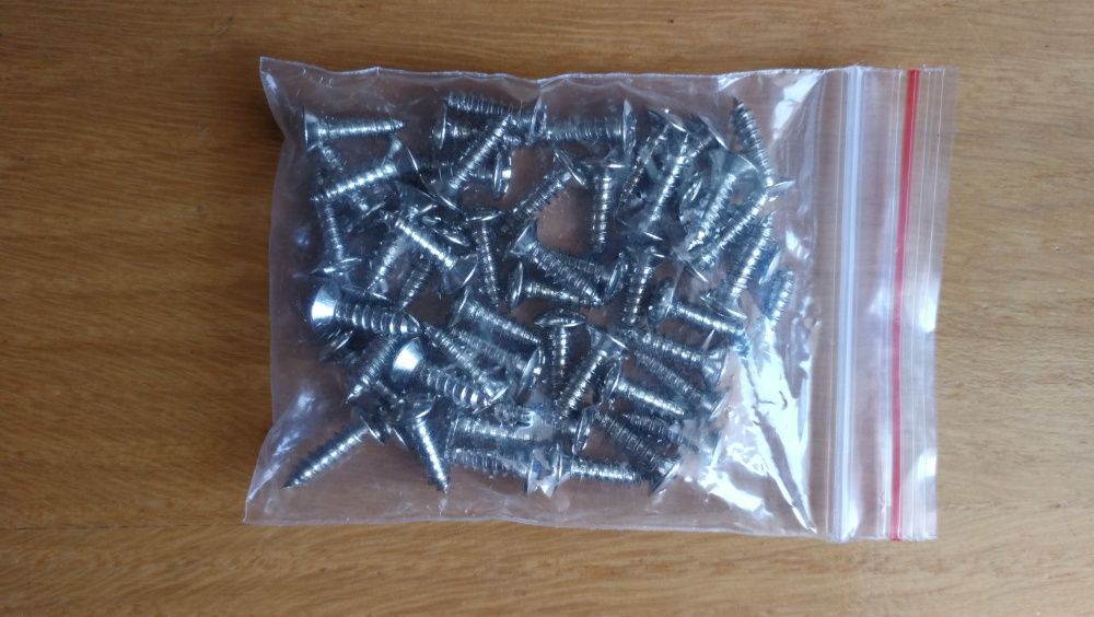 Parafusos pickguard e backplate