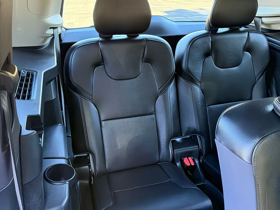 Volvo XC90      2018