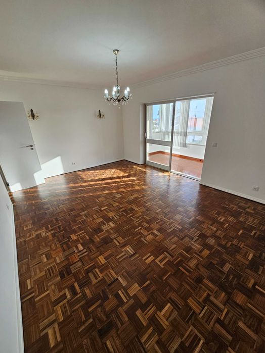 Apartamento T2 com vista mar em Cascais