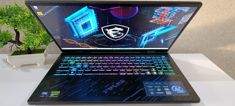 TURBO ! RTX 4070 140W/ULTRA 7 155H/ 240 HZ - MSI Pulse 16 C1VGKG-010FR