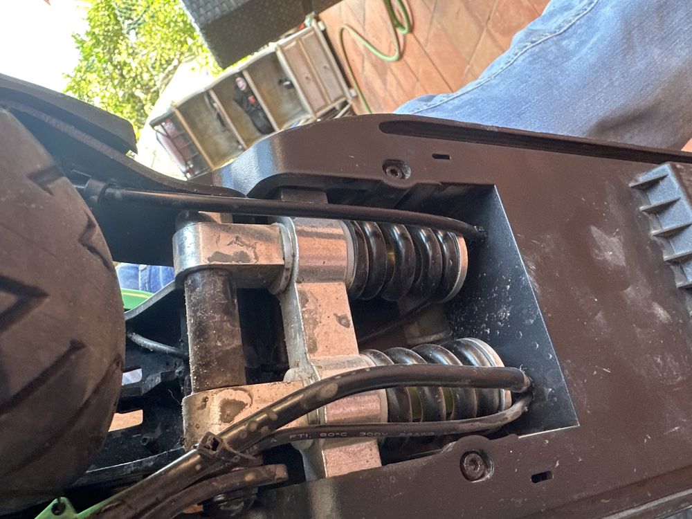 Trotinette novo em perfeito estado está na garantia
