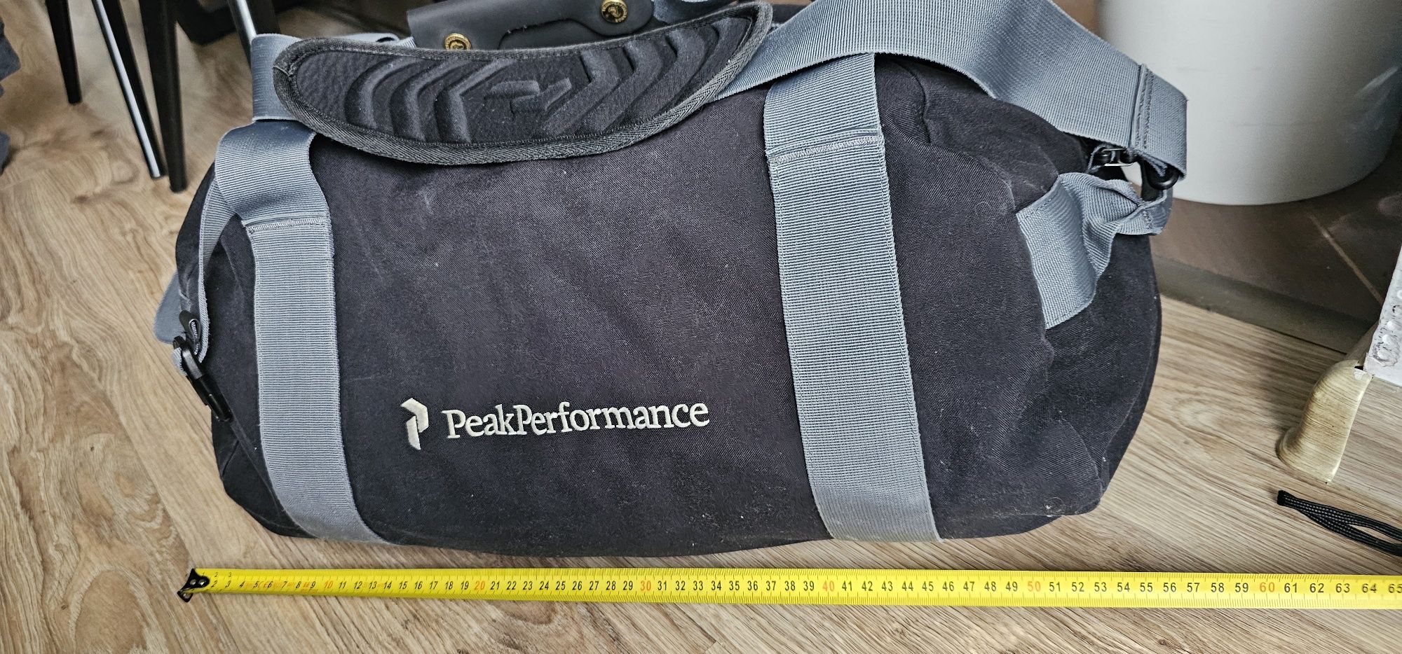 Torba podróżna PEAK PERFORMANCE na ramię wymiary na zdjęciach