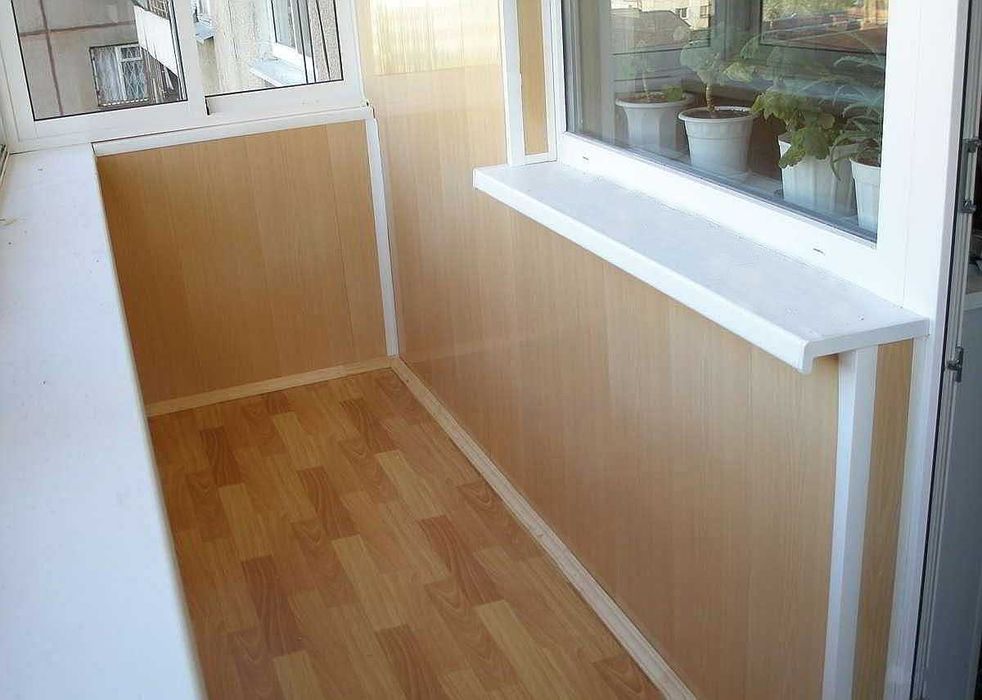 Окна металлопластиковые. Балконы под ключ