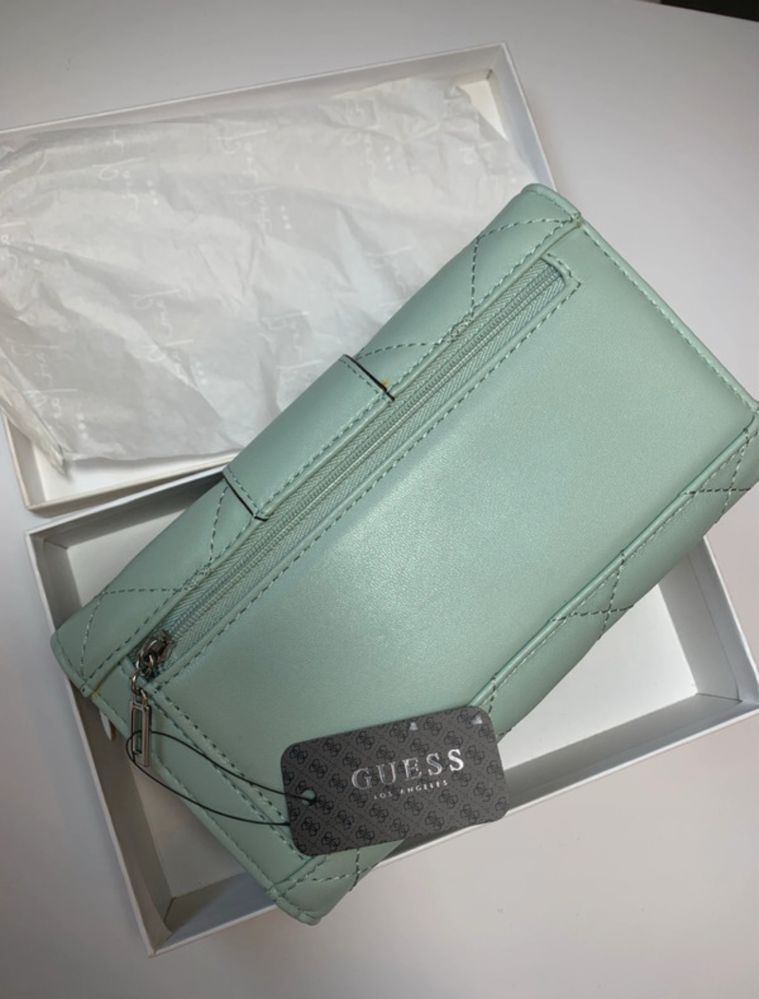 Portfel GUESS nowy