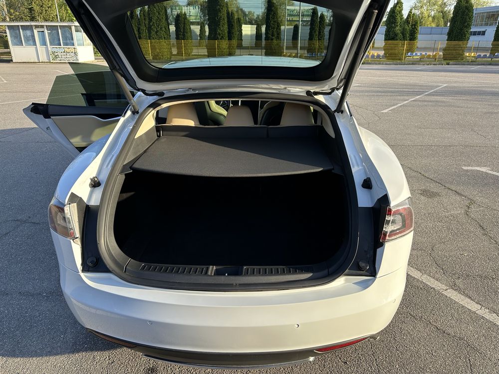 Продам Tesla model S
