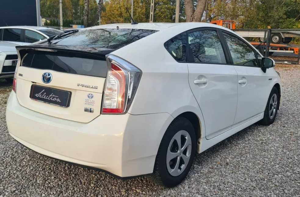 Toyota Prius Капот крыло фара бампер дверь батарея абс двигатель стаб