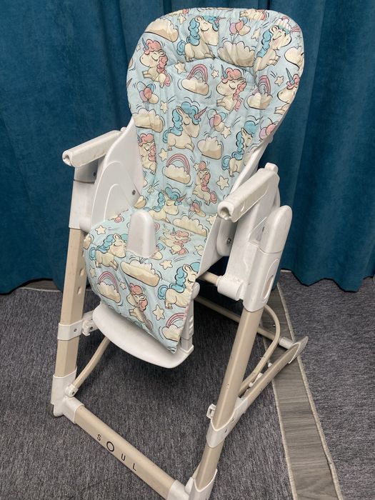 Дитяче крісло для годування