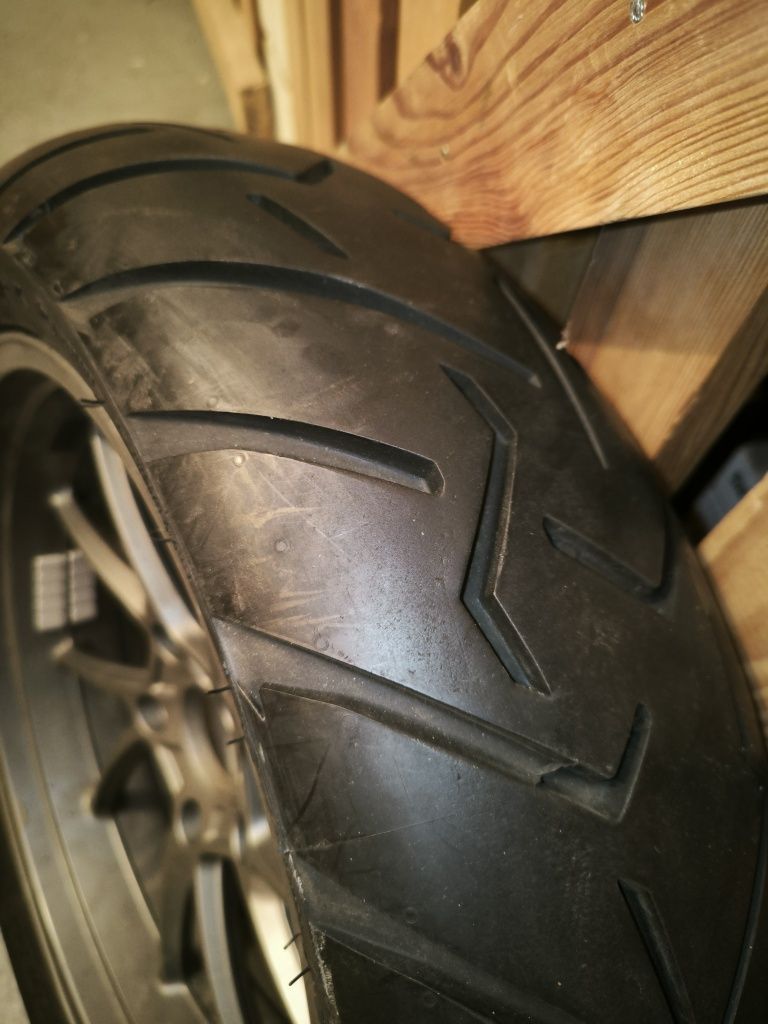 Tylna felga z oponą BMW GS 1200